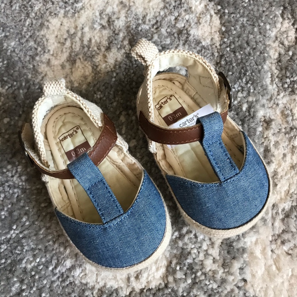 Carters 0-3 soft soles sandals